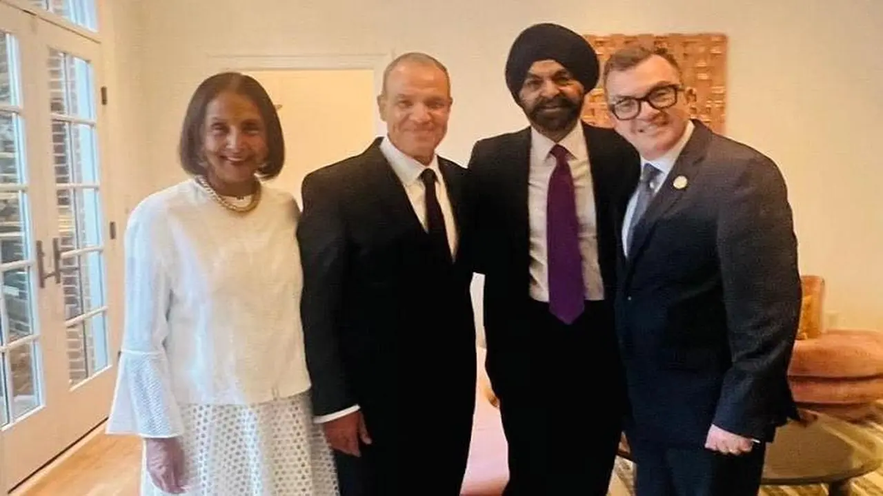 مباحثات رفيعة المستوى بين وزير الخارجية والبنك الدولي لتعزيز التعاون المشترك